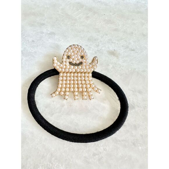 Adorable ghost with pearl and rhinestone embellishment Halloween hair tie ￼ - Picture 1 of 2
